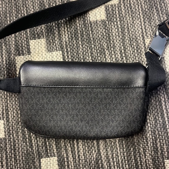Michael Kors Waist Bag Used Once Black/Gray - Picture 3 of 4